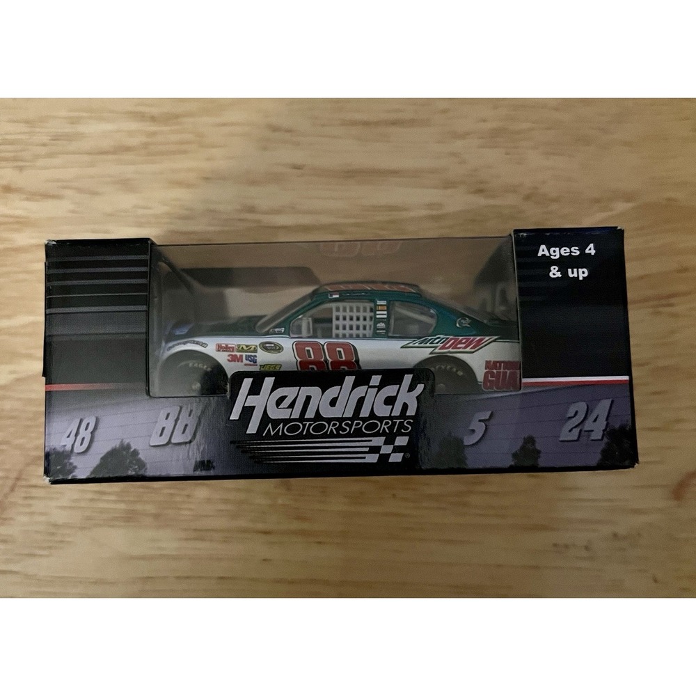 NASCAR 1/64 #88‎ Dale Earnhardt Jr 2011 GREEN IMPALA AMP Energy/National Guard